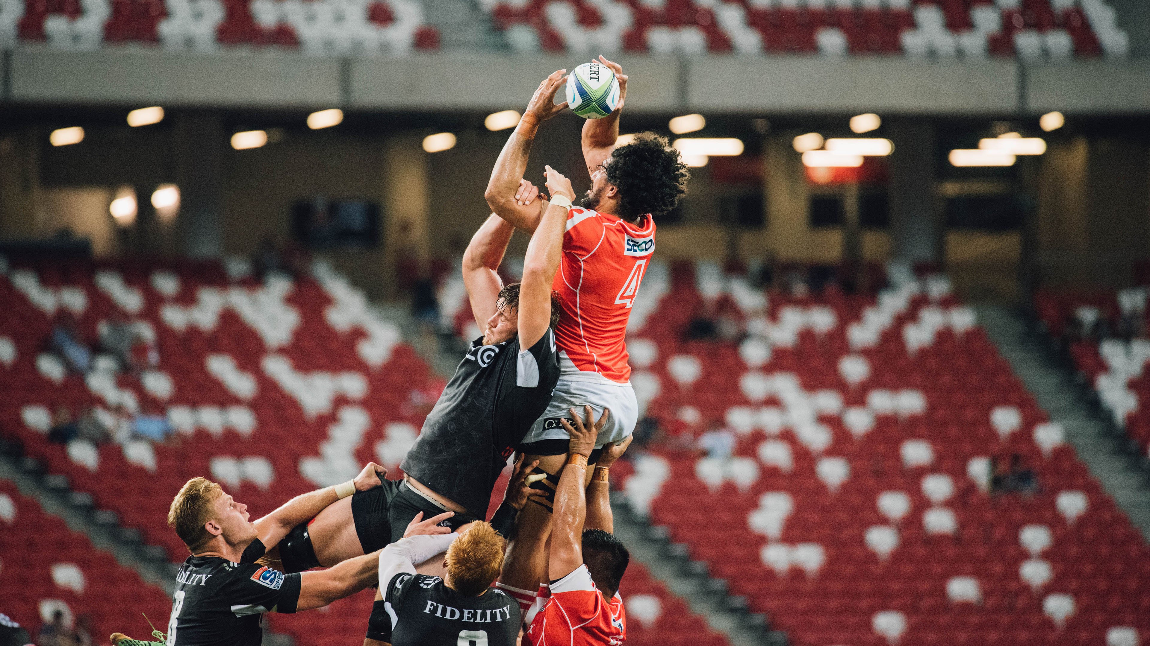 霍勒迪坦言防守端投入是胜利保障，霍勒迪主防库里